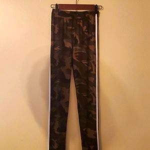 Nwot ladies came leggings